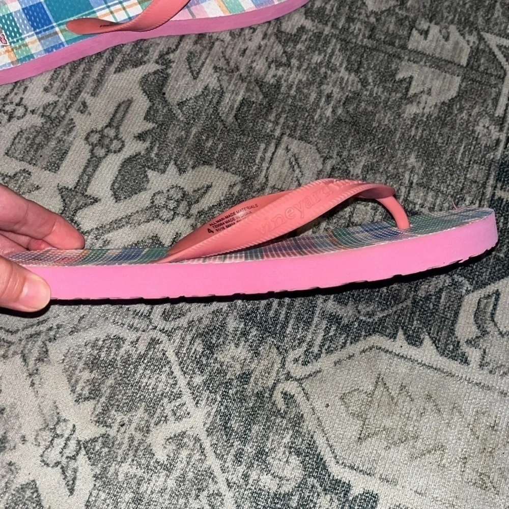 Vineyard Vines youth kids plaid flip flops size 4
